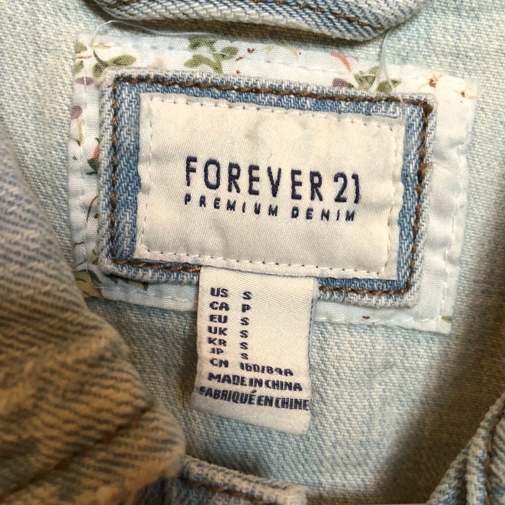 Denim button up vest - Picture 3 of 3